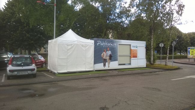 Location de tente pliante pour compléter un bungalow